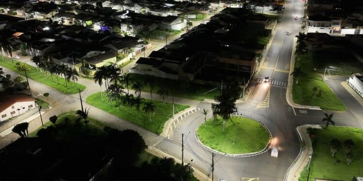 Iluminação pública de led reduz em 90% o número de solicitações de troca de lâmpadas em Araxá