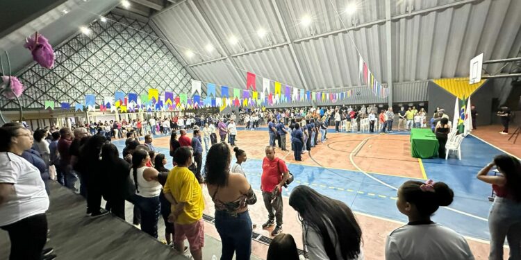 Escola Professora Leonilda Montandon (Caic) recebe reforma geral após 30 anos