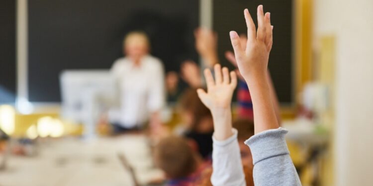 UAB em Araxá abre processo seletivo para curso superior gratuito de Pedagogia para portadores de diploma