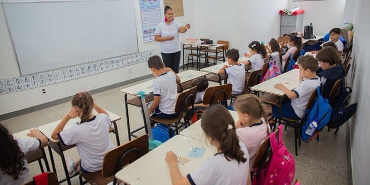 Educação em Tempo Integral inicia ano letivo com 1.900 alunos em Araxá