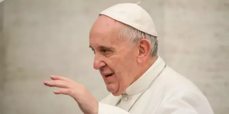 Médicos pensaram em parar tratamento de Papa Francisco para que ele pudesse ‘morrer em paz’