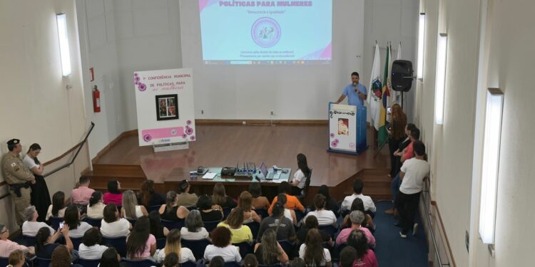 Araxá realiza 1ª Conferência Municipal da Mulher com participação expressiva da sociedade civil e do setor público