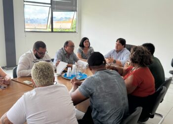 Prefeitura de Araxá propõe reajuste de 7% para servidores e aumento no vale-alimentação