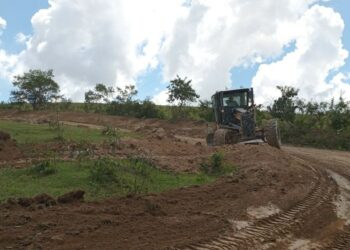 Secretaria de Agricultura realiza força-tarefa para recuperação de estradas rurais durante o período chuvoso