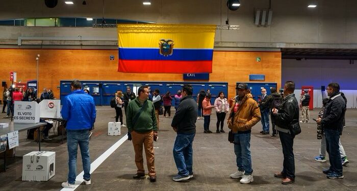 Em eleição acirrada, Equador escolhe novo presidente neste domingo