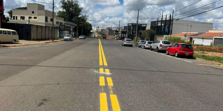 Prefeitura de Araxá revitaliza 25 mil m² de sinalização horizontal em mais de 20 vias