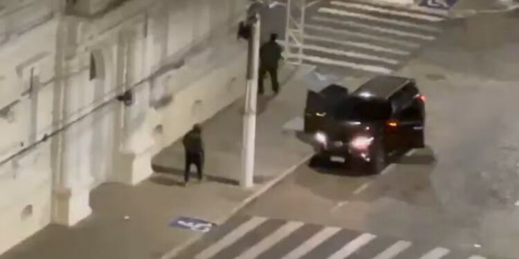 ‘Novo cangaço’ em Guaxupé: veja vídeos e fotos do ataque de criminosos a banco e quartel da PM