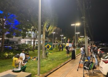 Cirurgia de Bolsonaro termina após 11 horas. “Concluída com sucesso”