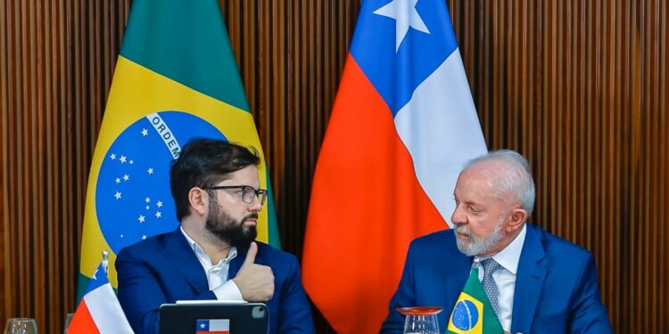 ‘Temos que pensar: como vai ser o Brasil quando eu não for mais presidente?’, indaga Lula