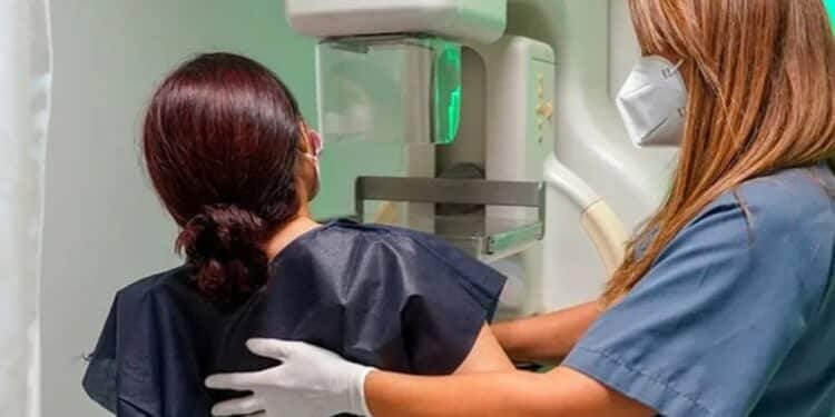 Araxá realiza ação de prevenção ao câncer de mama com oferta de 216 mamografias