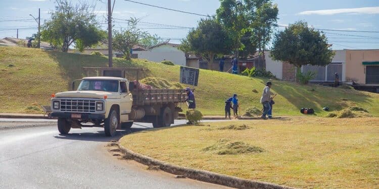 Mutirão de Limpeza no bairro Vila Estância acontece nesta sexta (25)