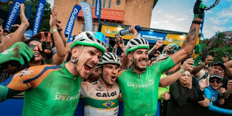Sob os olhos do mundo, Araxá consagra trio de brasileiros no topo do Mountain Bike