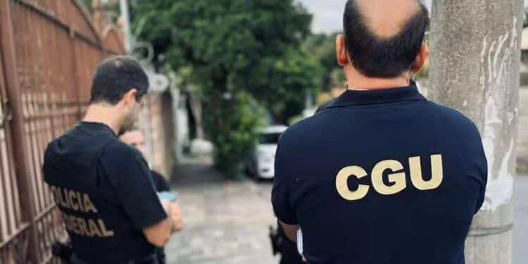 Roubo de aposentadorias – INSS órgão do governo inventou uma tarifa que descontava direto no contracheque de aposentados para desviar o dinheiro.