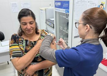 Araxá aplica mais de mil doses na primeira semana de mobilização noturna contra a gripe