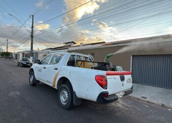 Araxá retoma aplicação do carro fumacê no combate ao mosquito Aedes aegypti