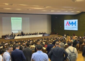 Araxá se junta a mais de 300 prefeitos mineiros por soluções para os desafios municipais  