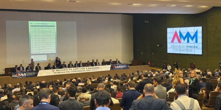 Araxá se junta a mais de 300 prefeitos mineiros por soluções para os desafios municipais  