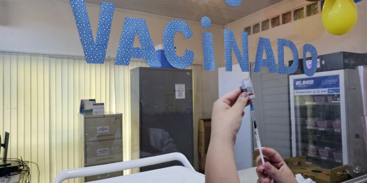 Mais de 1.300 pessoas se vacinaram contra a gripe no Dia D em Araxá