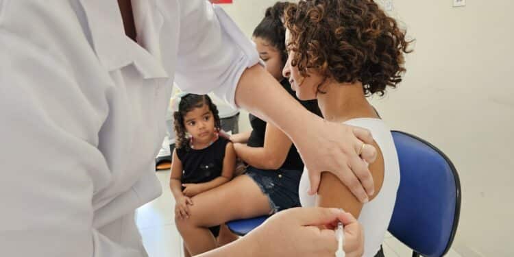 Araxá Vacina Agora: Com mobilização especial, Secretaria de Saúde intensifica vacinação contra a gripe