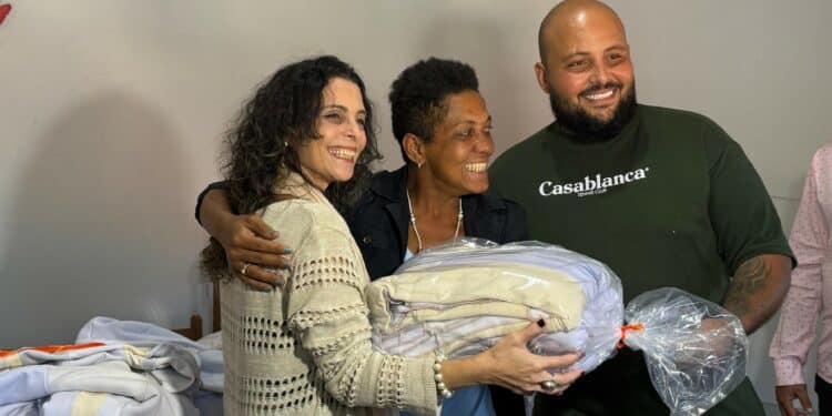 Projeto Teia Sustentável: uniformes usados viram cobertores para aquecer vidas