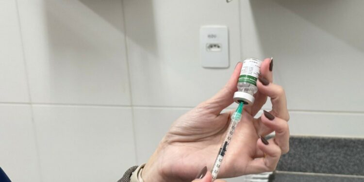 Referência em saúde na macrorregião, Uberaba decreta Emergência em Saúde; Araxá convoca população para vacinação contra gripe