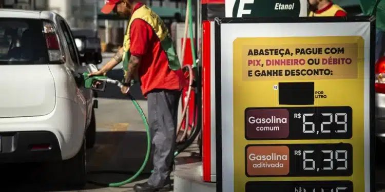 Governo deve aprovar aumento da mistura do etanol para gasolina para 30%