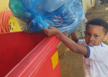 Projeto piloto “Saco Azul” arrecada quase uma tonelada de materiais recicláveis em quatro semanas