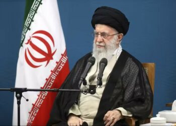 Quem é o aiatolá Ali Khamenei, líder supremo do Irã