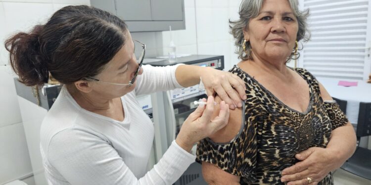 Araxá aplicou 3.642 doses contra a gripe de 26 a 30 de maio; mobilização noturna segue até 6 de junho