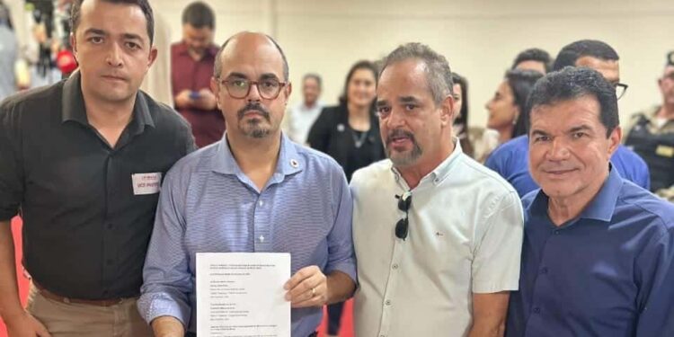 Araxá e Patos de Minas entregam ofício ao vice-governador solicitando auxílio na manutenção da frequência de voos para a região