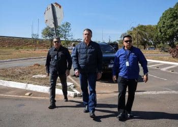 Risco de fuga, obstrução de investigações, milhões para o filho: os motivos que levaram à tornozeleira eletrônica de Bolsonaro