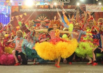 Quadrilhas juninas levam dança e tradição ao Grande Arraiá de Araxá