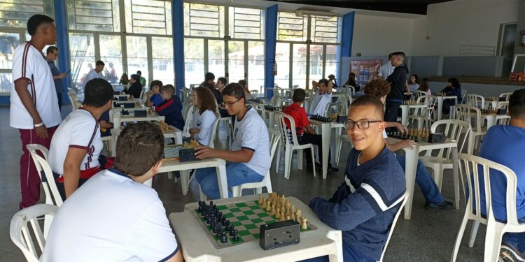 Araxá encerra participação na etapa regional do JEMG com destaque no xadrez