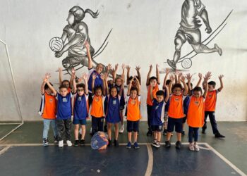 Secretaria de Educação entrega coletes de Educação Física para escolas municipais de Araxá