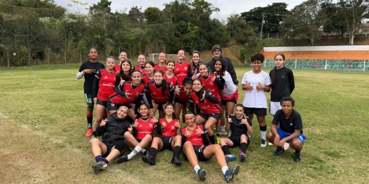 Futebol feminino: projeto “Estrelas do Amanhã” revela talentos e tem atletas aprovadas para time paulista