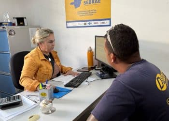 Sala Mineira do Empreendedor orienta MEIs e pequenas empresas sobre novo risco de exclusão do Simples Nacional