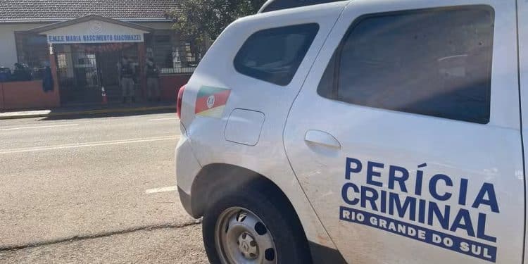 Criança morre e outras duas ficam feridas após adolescente invadir escola no RS com faca