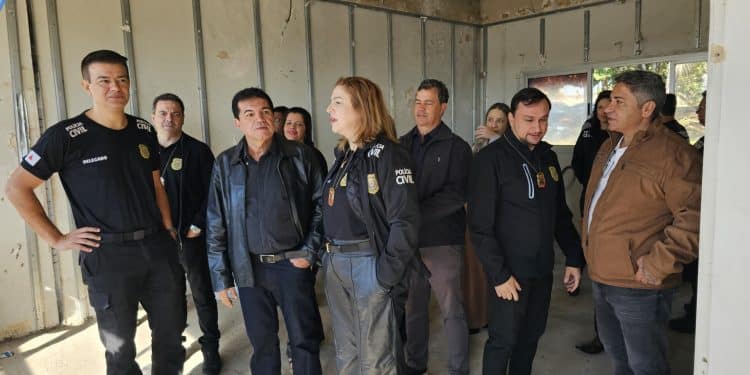 Autoridades visitam obras da nova sede da Delegacia Regional de Polícia Civil de Araxá