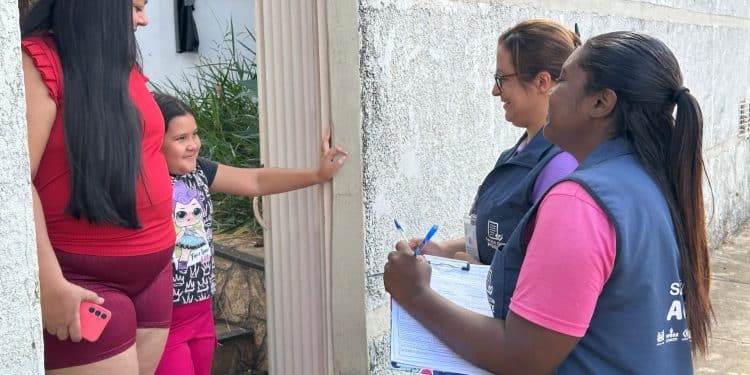 Saúde realiza visitas domiciliares para cadastrar moradores do bairro Jardim Esplêndido