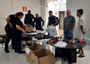 Servidores da Segurança Pública recebem auxílio-fardamento em Araxá