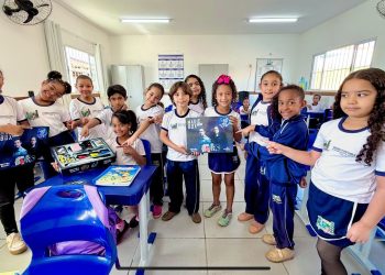 Prefeitura de Araxá inicia distribuição dos kits do Projeto Escola Mágica para alunos da rede municipal