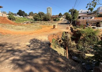 Prefeitura inicia obra definitiva para eliminar erosão na Romeu Castro Alves, na Vila Silvéria