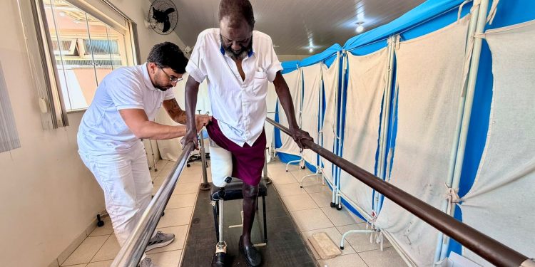 Oficina Ortopédica atende 160 pacientes com próteses, órteses e calçados em parceria entre Apae e Prefeitura