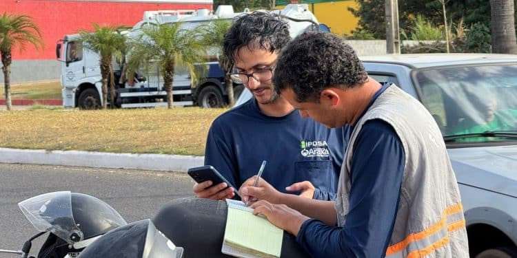 Araxá realiza ação integrada de combate à dengue em casas abandonadas e áreas ocupadas 