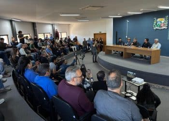 Prefeitura de Araxá renova termos de uso e repassa 74 implementos a associações rurais