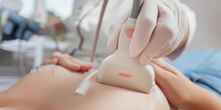 Mamografia preventiva está disponível gratuitamente para mulheres em Araxá