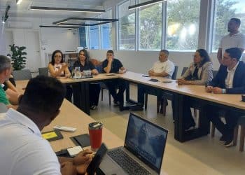 Comitiva de Uberaba visita Araxá para conhecer estrutura de regulamentação do transporte por aplicativo