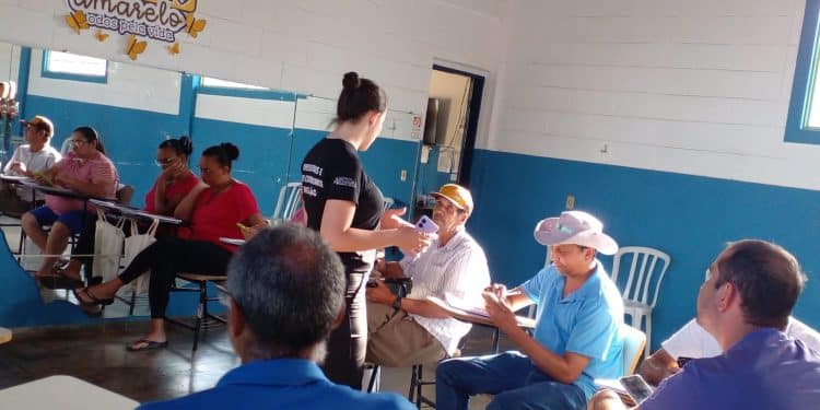 Mais autonomia no celular: curso gratuito para 60+ abre nova turma em Araxá