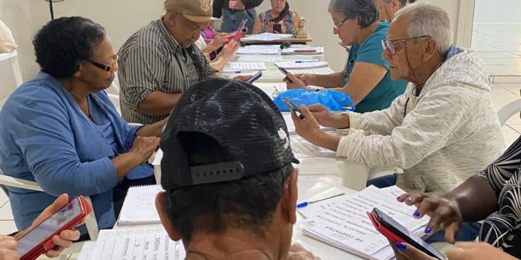 Prefeitura abre novas turmas de cursos gratuitos para jovens e idosos em parceria com o Instituto Aprender