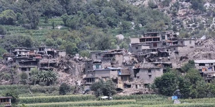 Sobe para mais de 1.400 número de mortos em terremoto de magnitude 6,0 no Afeganistão